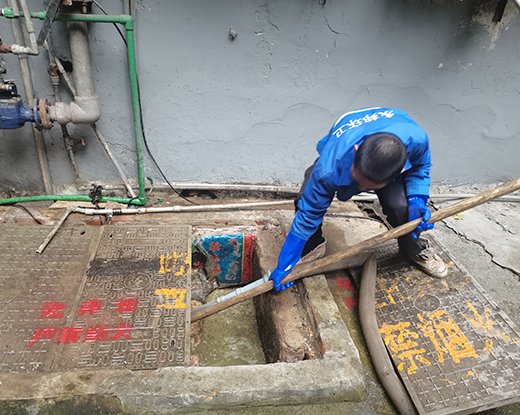 巴音郭楞清掏化粪池